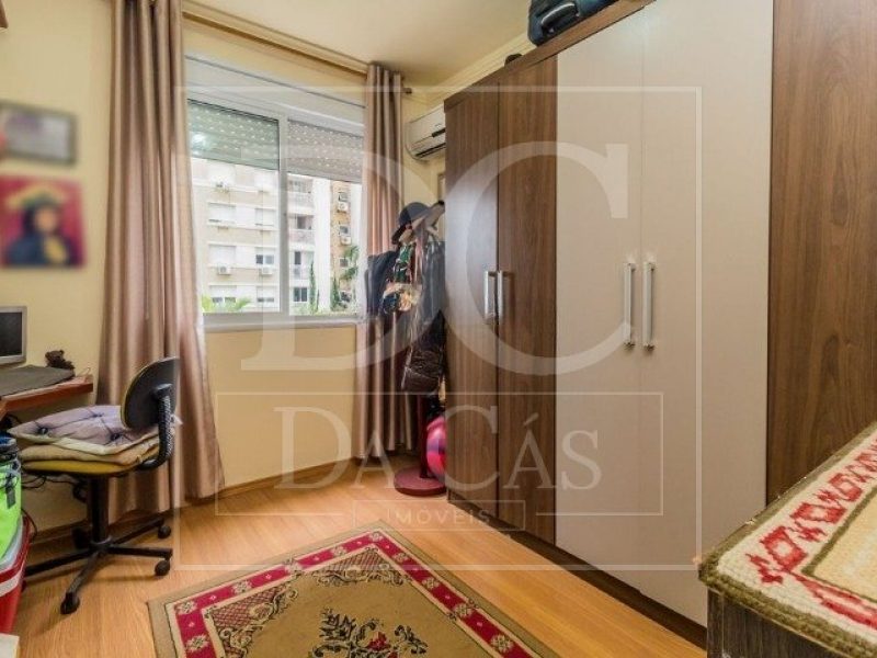 Apartamento à venda com 62m², 2 dormitórios, 1 vaga no bairro Vila Ipiranga em Porto Alegre