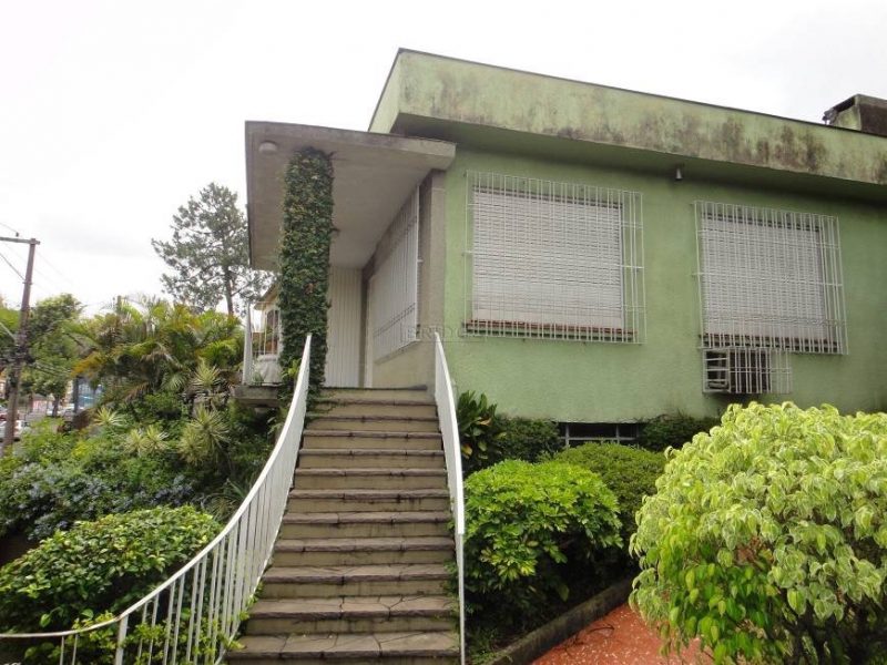 Casa à venda, 3 dormitórios, 5 vagas no bairro nonoai em Porto Alegre