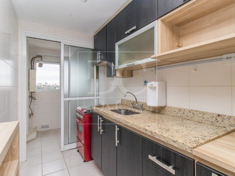 Apartamento à venda com 70m², 2 dormitórios, 1 suíte, 1 vaga no bairro Passo da Areia em Porto Alegre