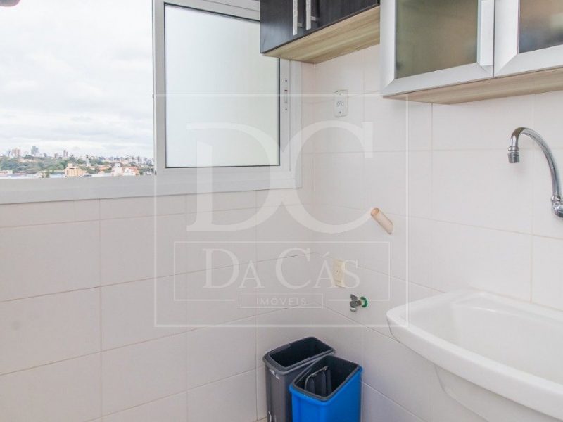 Apartamento à venda com 70m², 2 dormitórios, 1 suíte, 1 vaga no bairro Passo da Areia em Porto Alegre