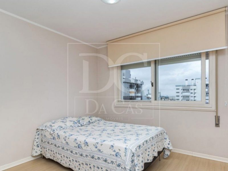 Apartamento à venda com 117m², 3 dormitórios, 1 suíte, 2 vagas no bairro Petrópolis em Porto Alegre