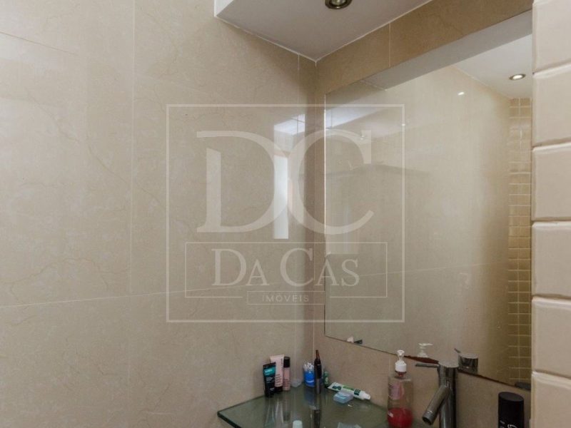 Apartamento à venda com 52m², 1 dormitório, 1 vaga no bairro Passo da Areia em Porto Alegre