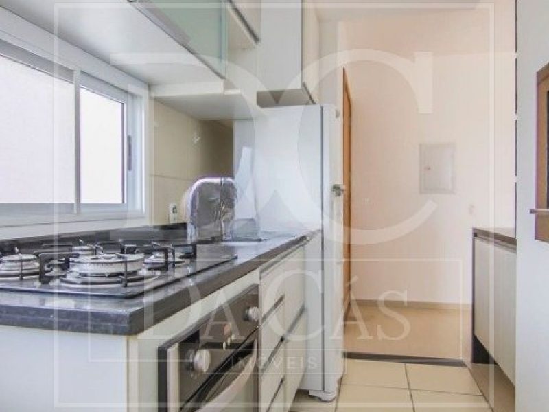 Apartamento à venda com 61m², 2 dormitórios, 1 vaga no bairro Camaquã em Porto Alegre