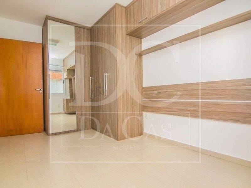 Apartamento à venda com 61m², 2 dormitórios, 1 vaga no bairro Camaquã em Porto Alegre