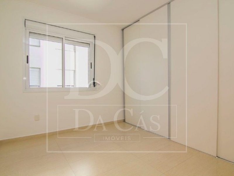 Apartamento à venda com 61m², 2 dormitórios, 1 vaga no bairro Camaquã em Porto Alegre