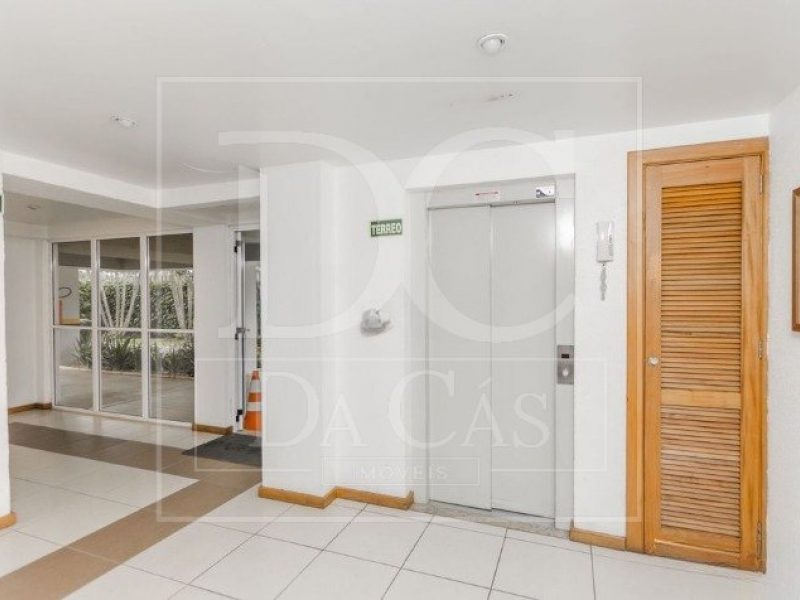 Apartamento à venda com 61m², 2 dormitórios, 1 vaga no bairro Camaquã em Porto Alegre