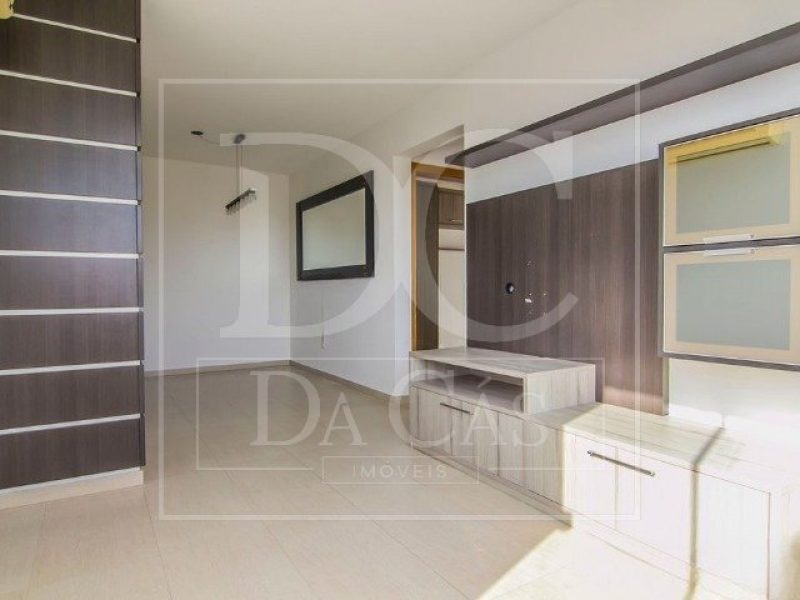 Apartamento à venda com 61m², 2 dormitórios, 1 vaga no bairro Camaquã em Porto Alegre