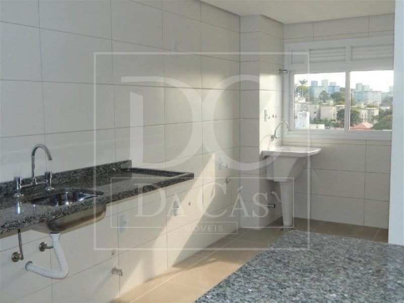 Apartamento à venda com 66m², 2 dormitórios, 1 suíte, 1 vaga no bairro Santo Antônio em Porto Alegre