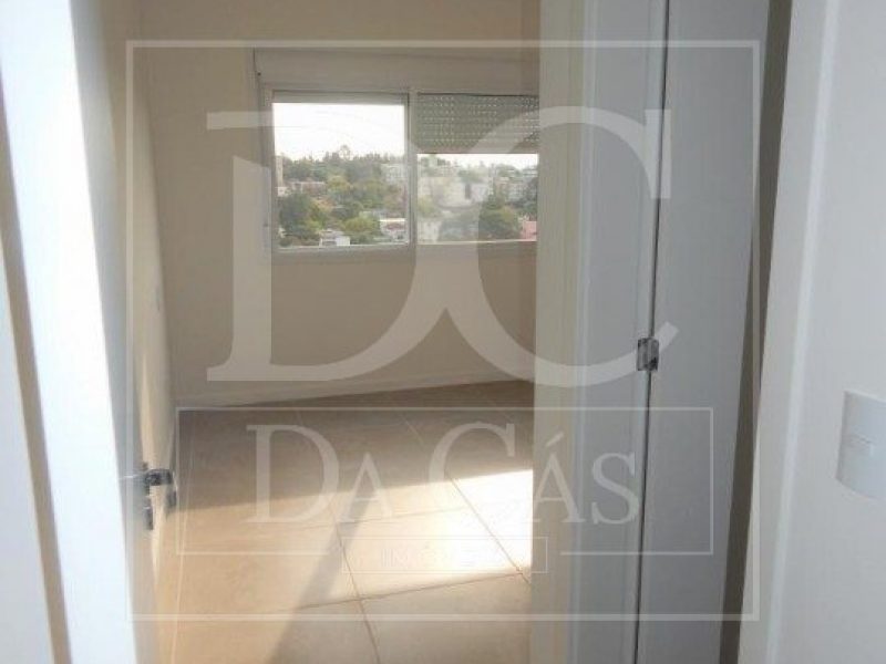 Apartamento à venda com 66m², 2 dormitórios, 1 suíte, 1 vaga no bairro Santo Antônio em Porto Alegre