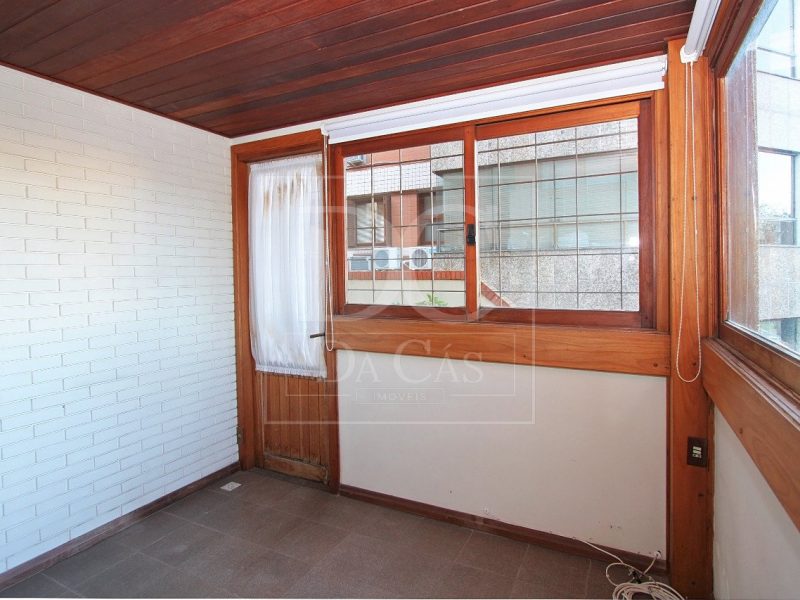 Apartamento à venda com 195m², 3 dormitórios, 1 suíte, 4 vagas no bairro Bela Vista em Porto Alegre