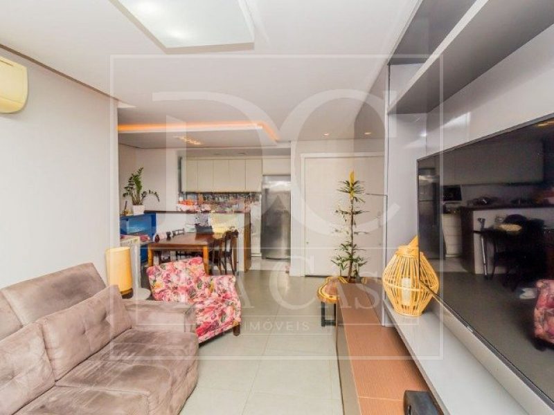 Apartamento à venda com 68m², 2 dormitórios, 1 suíte, 1 vaga no bairro Vila Ipiranga em Porto Alegre