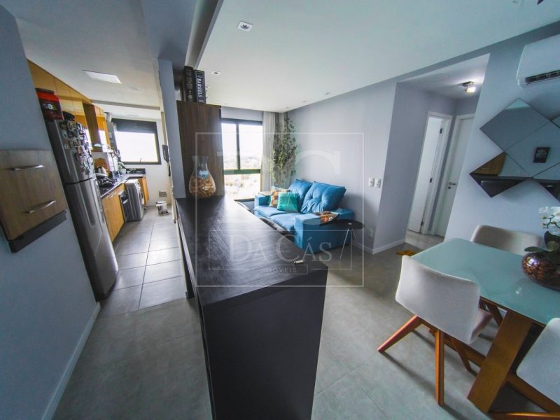 Apartamento à venda com 58m², 2 dormitórios, 1 suíte, 2 vagas no bairro Central Parque em Porto Alegre