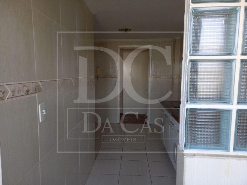 Apartamento à venda com 78m², 2 dormitórios, 1 suíte, 1 vaga no bairro Santa Cecília em Porto Alegre