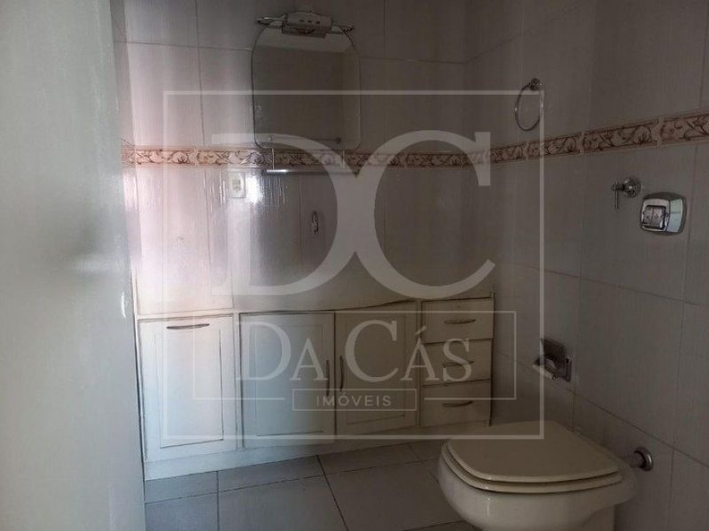 Apartamento à venda com 78m², 2 dormitórios, 1 suíte, 1 vaga no bairro Santa Cecília em Porto Alegre