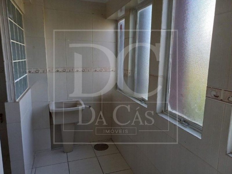 Apartamento à venda com 78m², 2 dormitórios, 1 suíte, 1 vaga no bairro Santa Cecília em Porto Alegre