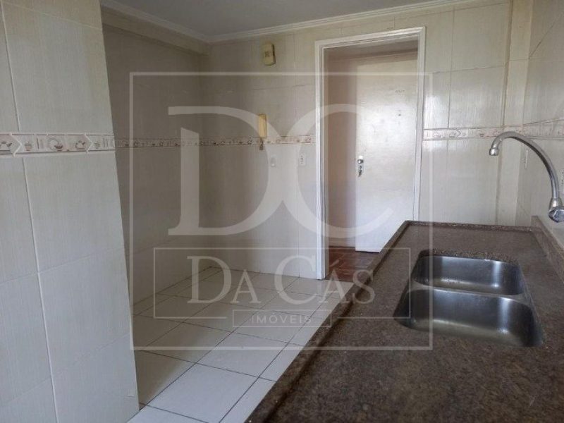 Apartamento à venda com 78m², 2 dormitórios, 1 suíte, 1 vaga no bairro Santa Cecília em Porto Alegre