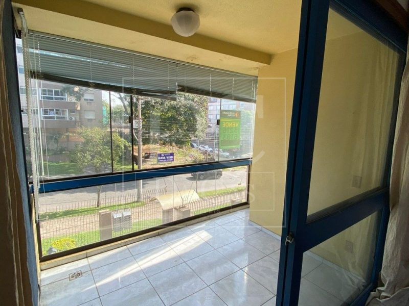 Apartamento à venda com 102m², 3 dormitórios, 1 vaga no bairro Chácara Das Pedras em Porto Alegre