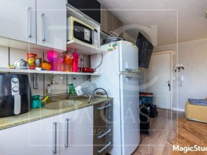 Apartamento à venda com 43m², 2 dormitórios, 1 vaga no bairro Vila Nova em Porto Alegre