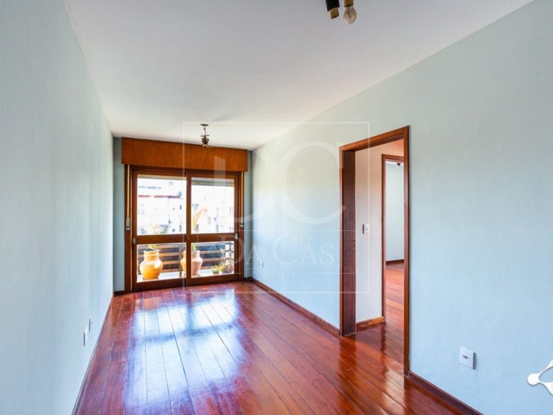 Apartamento à venda com 69m², 2 dormitórios, 1 vaga no bairro Floresta em Porto Alegre