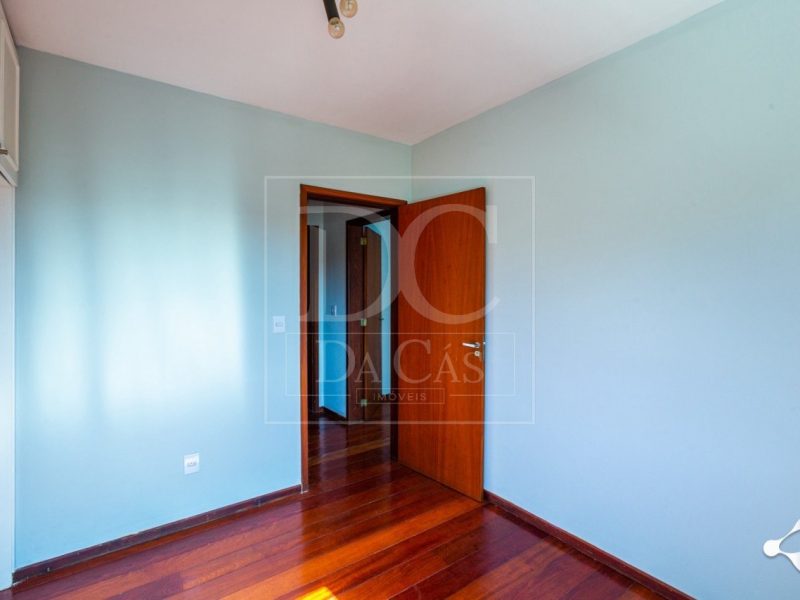 Apartamento à venda com 69m², 2 dormitórios, 1 vaga no bairro Floresta em Porto Alegre