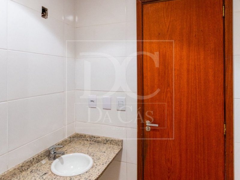 Apartamento à venda com 69m², 2 dormitórios, 1 vaga no bairro Floresta em Porto Alegre