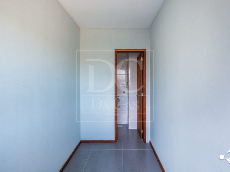 Apartamento à venda com 69m², 2 dormitórios, 1 vaga no bairro Floresta em Porto Alegre