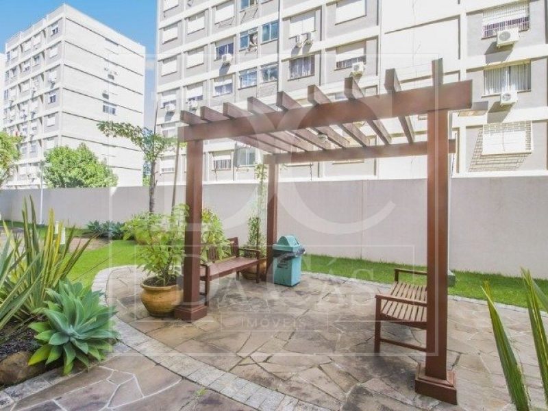 Apartamento à venda com 63m², 2 dormitórios, 1 vaga no bairro Tristeza em Porto Alegre