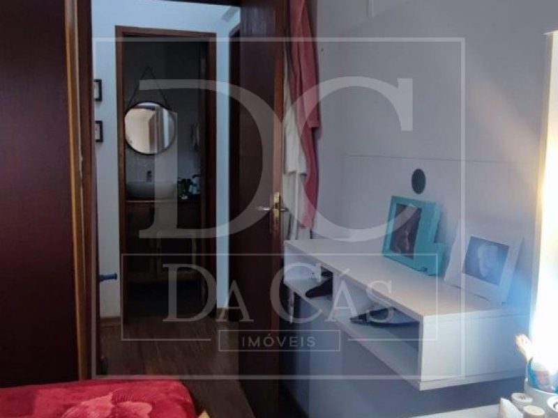 Apartamento à venda com 51m², 1 dormitório, 1 vaga no bairro Santo Antônio em Porto Alegre