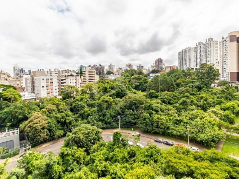 Apartamento à venda com 78m², 2 dormitórios, 1 suíte, 1 vaga no bairro Petrópolis em Porto Alegre