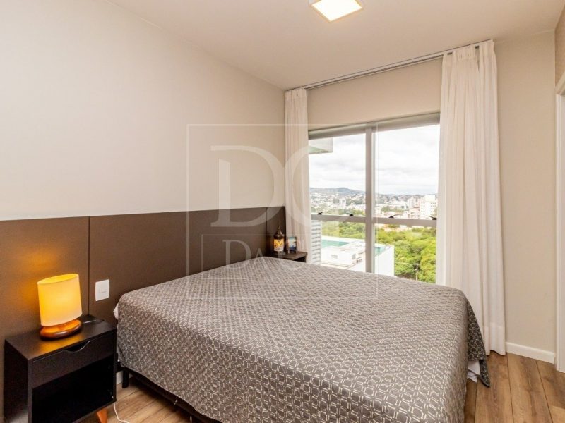 Apartamento à venda com 78m², 2 dormitórios, 1 suíte, 1 vaga no bairro Petrópolis em Porto Alegre