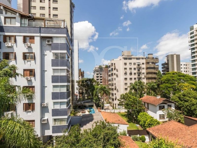 Cobertura à venda com 296m², 4 dormitórios, 1 suíte, 3 vagas no bairro Três Figueiras em Porto Alegre