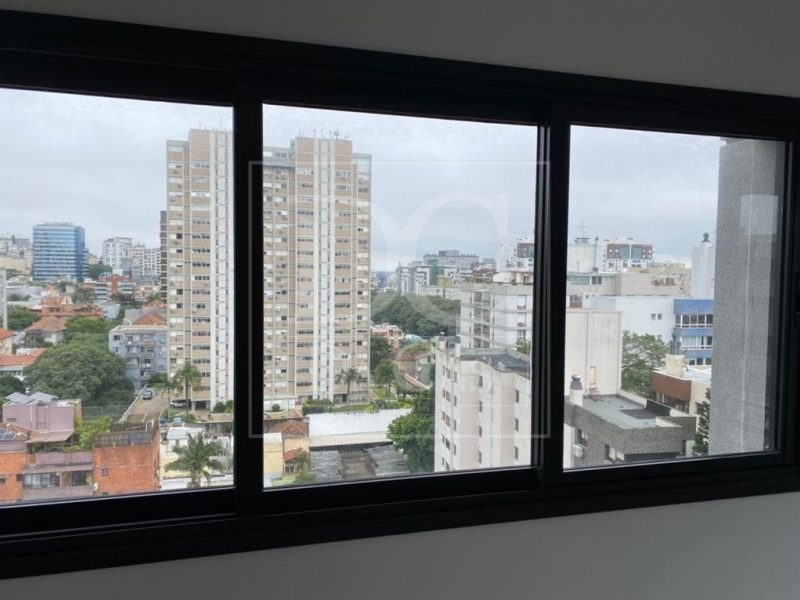 Apartamento à venda com 65m², 2 dormitórios, 1 suíte, 1 vaga no bairro Auxiliadora em Porto Alegre