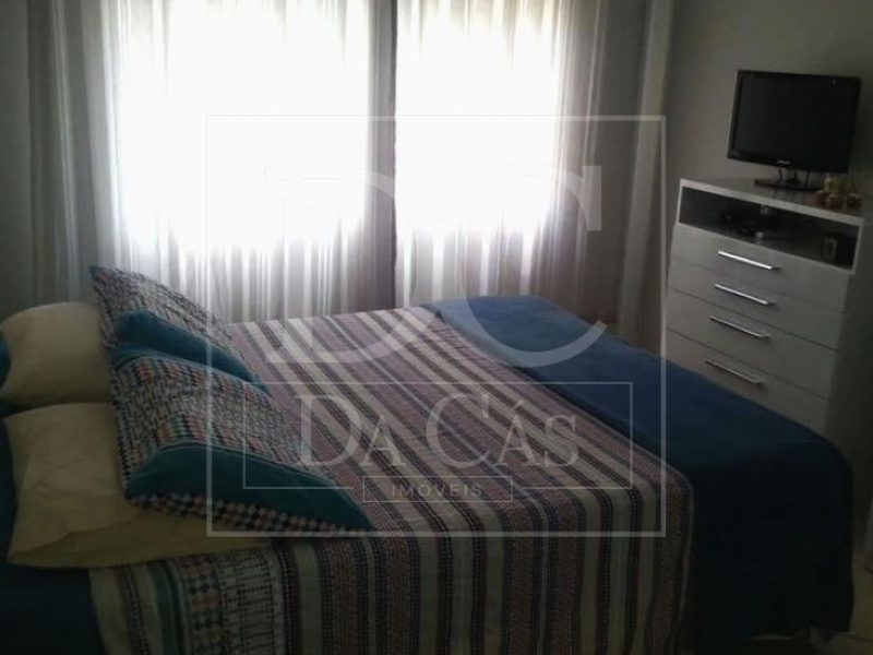 Apartamento à venda com 62m², 2 dormitórios, 1 vaga no bairro Cristal em Porto Alegre