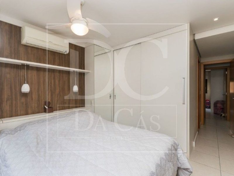 Apartamento à venda com 81m², 2 dormitórios, 1 suíte, 1 vaga no bairro Rio Branco em Porto Alegre