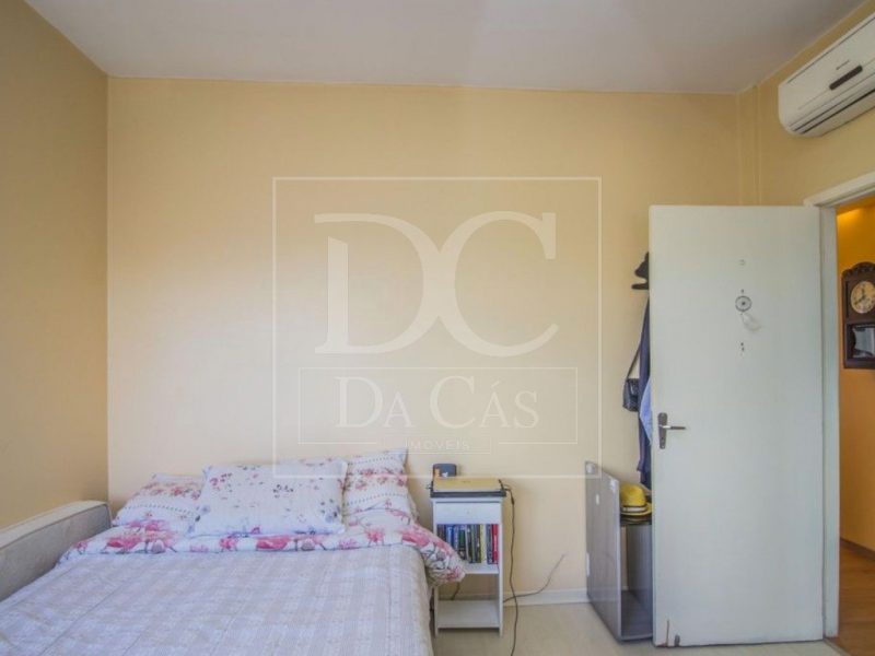 Apartamento à venda com 48m², 2 dormitórios no bairro Centro Histórico em Porto Alegre