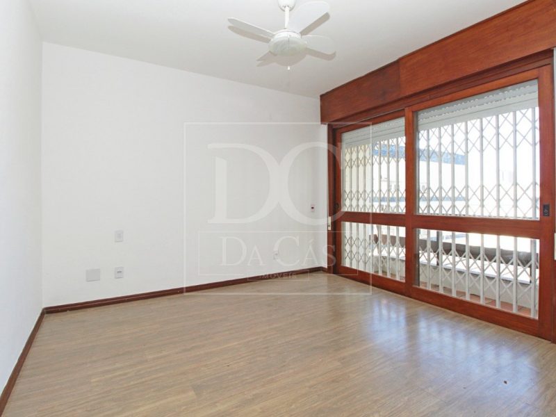 Apartamento à venda com 130m², 3 dormitórios, 1 suíte, 2 vagas no bairro Petrópolis em Porto Alegre