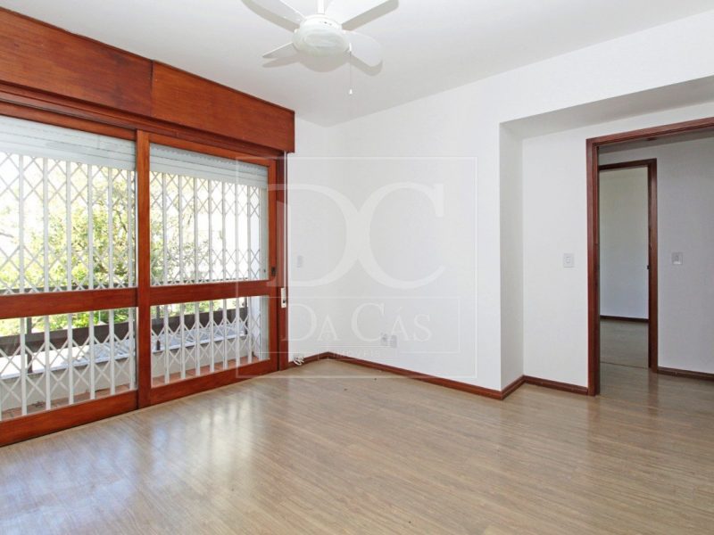 Apartamento à venda com 130m², 3 dormitórios, 1 suíte, 2 vagas no bairro Petrópolis em Porto Alegre