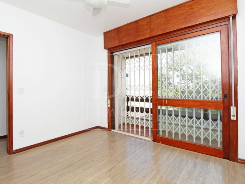 Apartamento à venda com 130m², 3 dormitórios, 1 suíte, 2 vagas no bairro Petrópolis em Porto Alegre