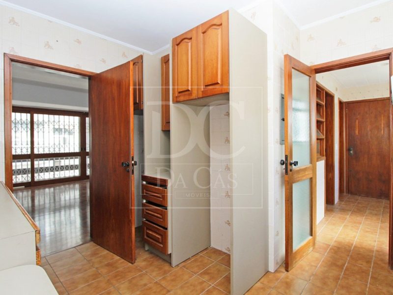 Apartamento à venda com 130m², 3 dormitórios, 1 suíte, 2 vagas no bairro Petrópolis em Porto Alegre