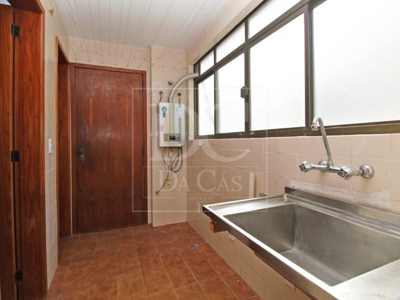 Apartamento à venda com 130m², 3 dormitórios, 1 suíte, 2 vagas no bairro Petrópolis em Porto Alegre