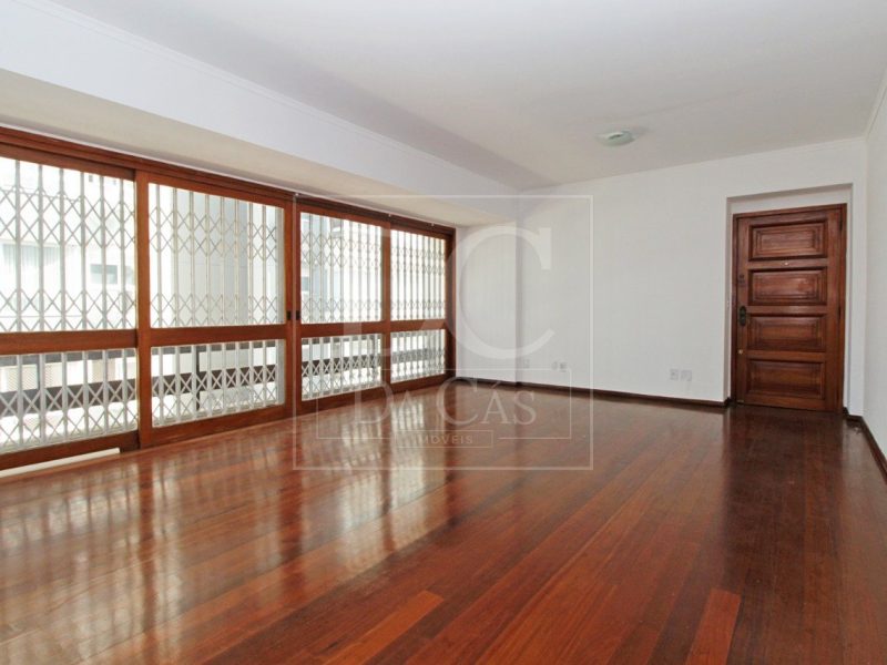 Apartamento à venda com 130m², 3 dormitórios, 1 suíte, 2 vagas no bairro Petrópolis em Porto Alegre