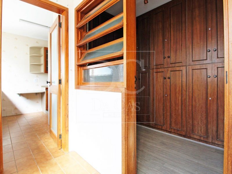 Apartamento à venda com 130m², 3 dormitórios, 1 suíte, 2 vagas no bairro Petrópolis em Porto Alegre