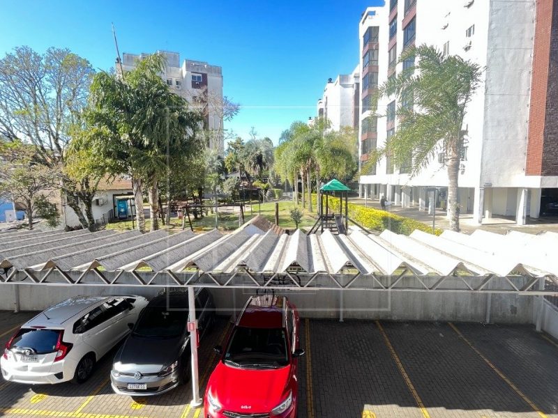 Apartamento à venda com 84m², 3 dormitórios, 1 suíte, 1 vaga no bairro Jardim Botânico em Porto Alegre