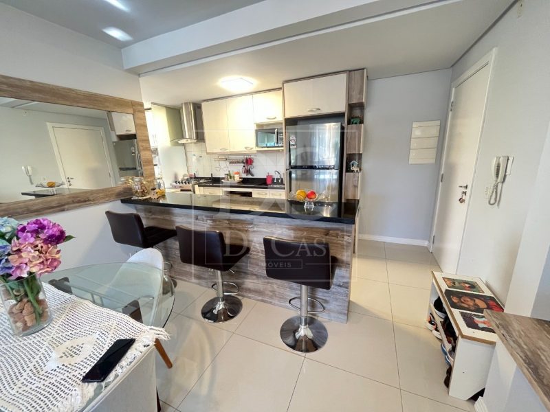 Apartamento à venda com 84m², 3 dormitórios, 1 suíte, 1 vaga no bairro Jardim Botânico em Porto Alegre