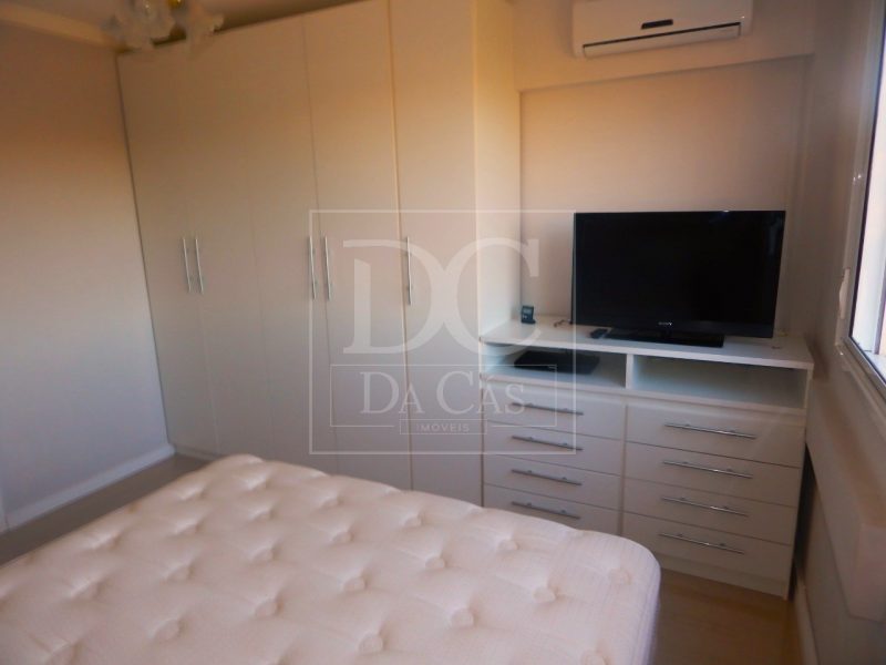 Apartamento à venda com 84m², 3 dormitórios, 1 suíte, 1 vaga no bairro Jardim Botânico em Porto Alegre