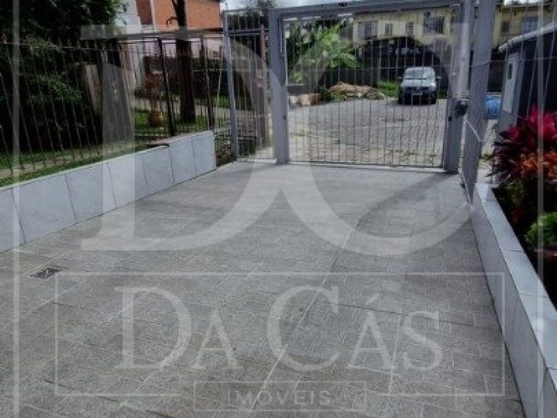 Casa à venda com 128m², 4 dormitórios, 1 suíte, 1 vaga no bairro Hípica em Porto Alegre