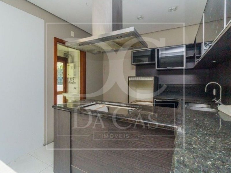 Casa em Condomínio à venda com 230m², 3 dormitórios, 1 suíte, 2 vagas no bairro Santa Tereza em Porto Alegre