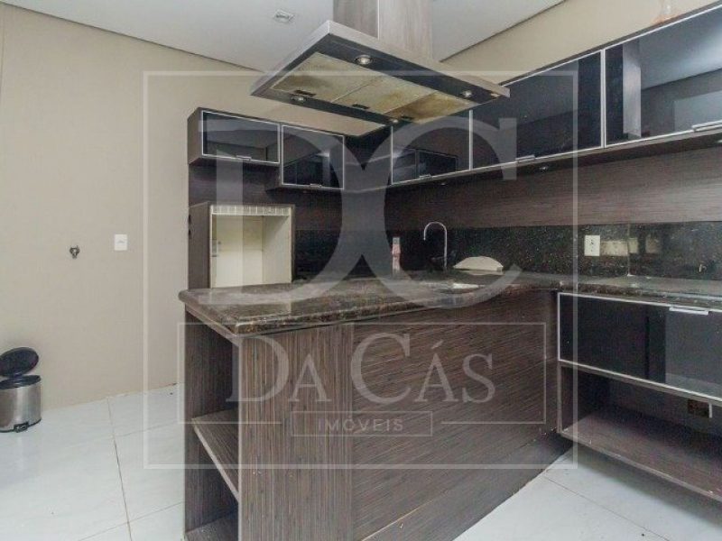 Casa em Condomínio à venda com 230m², 3 dormitórios, 1 suíte, 2 vagas no bairro Santa Tereza em Porto Alegre