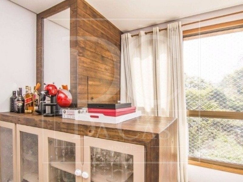 Apartamento à venda com 74m², 2 dormitórios, 1 suíte, 2 vagas no bairro Petrópolis em Porto Alegre