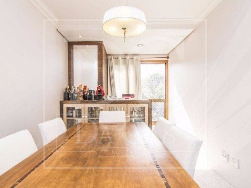 Apartamento à venda com 74m², 2 dormitórios, 1 suíte, 2 vagas no bairro Petrópolis em Porto Alegre